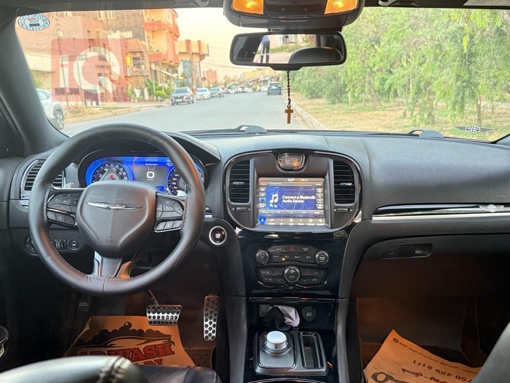 کرایسلەر 300